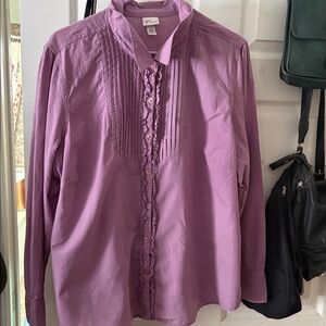Venezia’s 18/20 ruffled breast line through all buttons down Vintage blouse